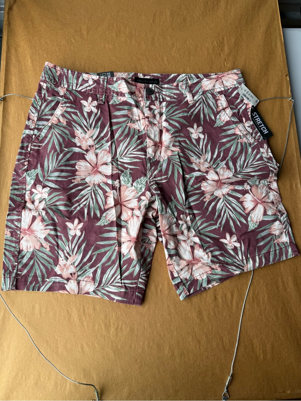 NWT Men’s Aeropostale Shorts size 36 Stretch